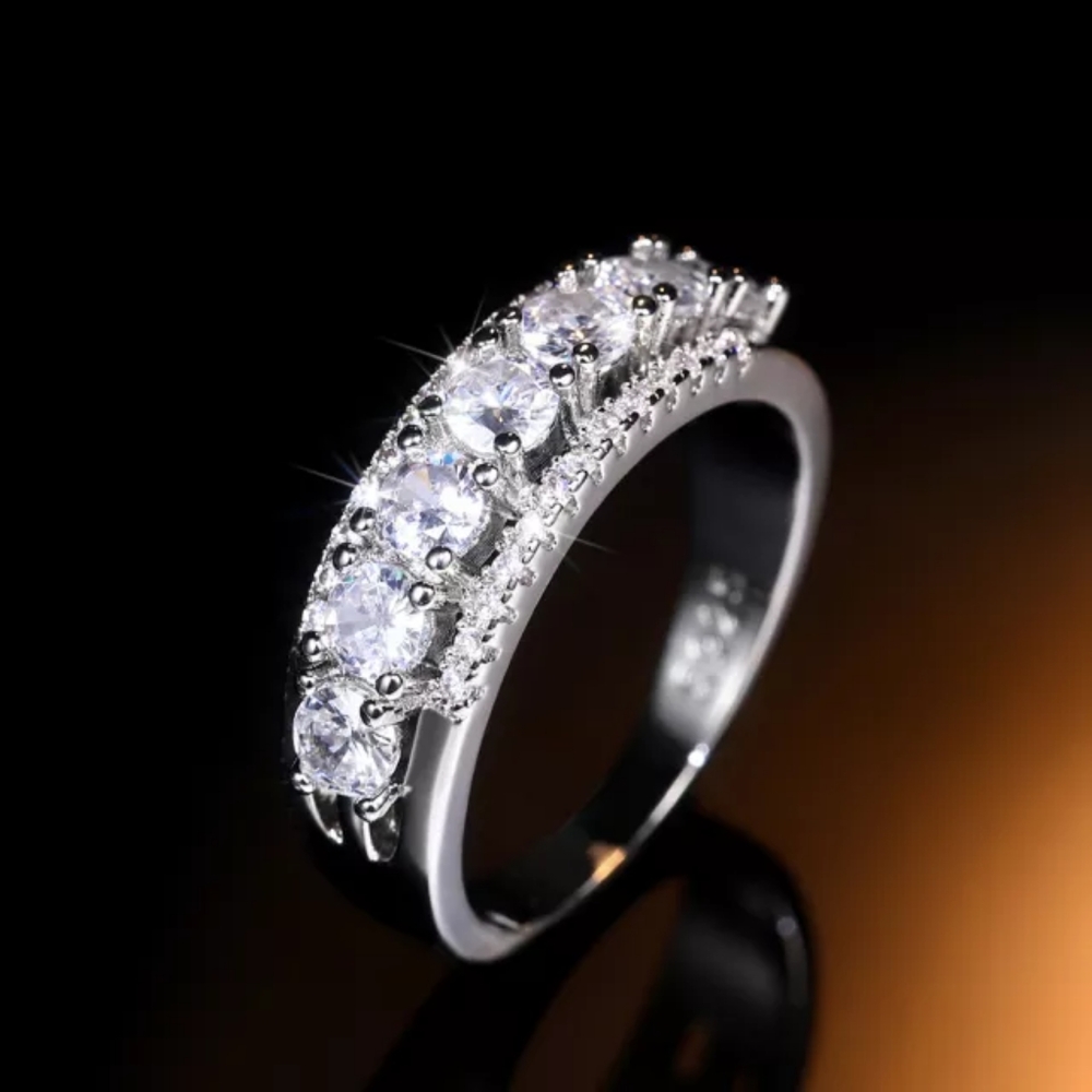 New 925 Eternity Engagement Zircon Ring - Picture 7 of 7